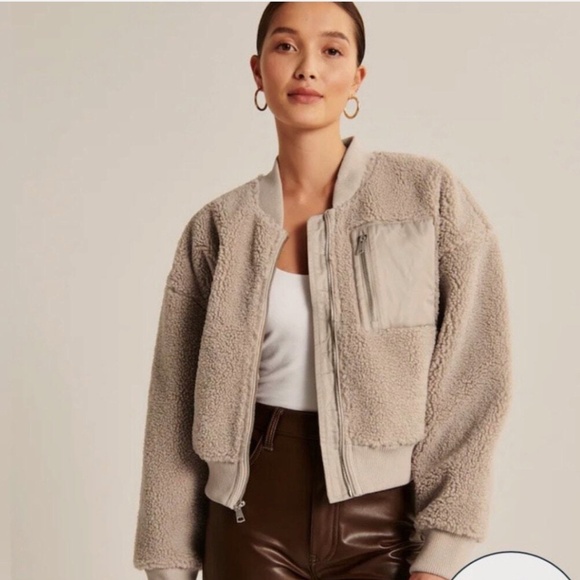 Abercrombie & Fitch Women's Full Zip Sherpa Bomber Jacket - Picture 4 of 4